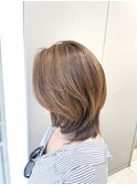  &nbsp;&nbsp;&nbsp;大人女性のツヤ髪ミディ｜白髪ぼかしハイライト