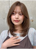 くびれミディアム/レイヤー/顔周り/小顔/ベージュ/20代30代