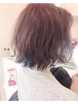 アルシュ(ARCHE) グレーカラーに見えないグレーカラー