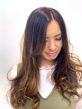 アークスヘアー 大人可愛いデジタルパーマ抜け感アッシュベージュ