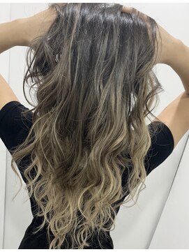 ラビス 浦和(Lovis) 美髪/ネビージュ/大人かわいい/透明感ショート[浦和]