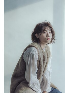 ページボーイ美容室 ほつれる質感のウェーブボブ