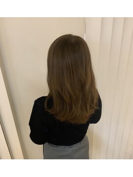 ココ(Coco) ロング　アッシュベージュ