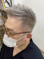 キューズ クラブ(cuz KLUB)&nbsp;【cuzKLUB】バーバースタイル ホワイト×スキンフェード［池袋］