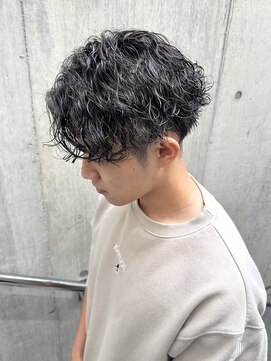 フレイム(FLAME) 【FLAME 天文館】波巻きスパイラルパーマ前下がりセンターパート