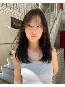 ブリンク(blink) トーン抑えても透けるグレージュカラー