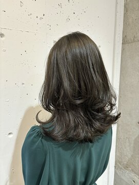 アイク(AiCK) MEDIUM LAYER ＋ オリーブグレージュ