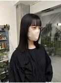 前髪ぱっつん、黒髪ロブ
