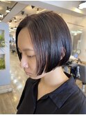 透明感×艶感が魅力の暗髪ボブスタイル