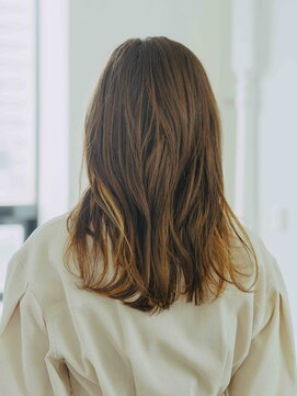 アマリス(Amaris) 抜け感ロングレイヤー20代/30代/40代/庭瀬