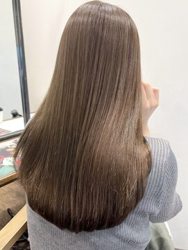 ローネス(LONESS) 赤みを消したオリーブベージュカラーで透明感たっぷり