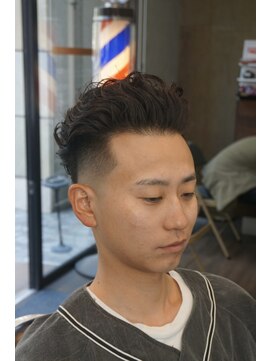 タフ バーバーショップ(TOUGH BARBER SHOP) オールバック　パーマスタイル