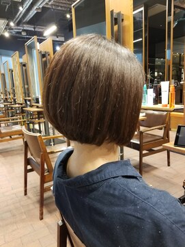 グランエクラ バイフルショウ(GRAND ECLAT by FURUSHO) 大人可愛い20代30代40代 前下がりにチェンジ！