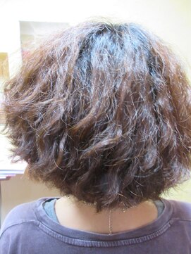 ヨシユキコンディショニング ダメージレスな縮毛矯正「強いくせ毛～ダメージ毛まで対応」330