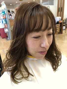 エリア 燕店(area) ふんわりカール