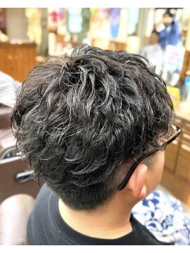 ルアナ タヤマ(Ruana TAYAMA) ツーブロ、ソフトツイストパーマ