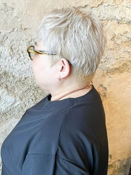 フロール 上大岡(Flor) 【Flor上大岡】*ベリーショート+ハイトーンホワイト*