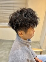 ソウスシア(SOURCE cia)&nbsp;メンズ刈り上げツイストスパイラルパーマ【佐藤和弥】