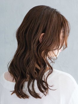 アース 熊本下通店(HAIR & MAKE EARTH)の写真/最先端のパーマ技術で髪へのダメージを最小限にし、艶のある柔らかいスタイルを実現