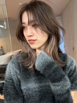 サイン 表参道(SIGN) イヤリングカラーマッシュウルフツヤ髪スタイルブルージュ