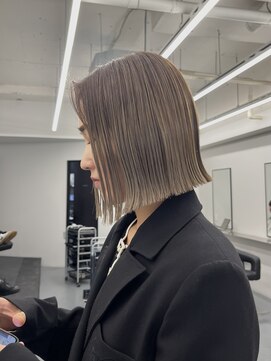 アンドシー(&C.) 切りっぱなしハイトーンボブ/グレージュ/大人ボブ