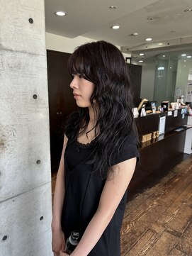 ニーゼロゼロナナ(2007) ロングパーマ