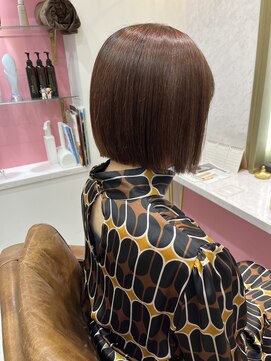 ザトエル 栄(THE TOEL) 酸性縮毛髪質改善ストレートパーマ切りっぱなし大人ボブ