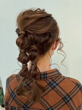 ソレイユトウキョウシブヤ(SOLEIL TOKYO shibuya) 変形 ポニー 玉ねぎヘア アレンジ