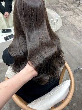 イル(iru) 【iru /谷町/上本町】透明感たっぷりアッシュブラウン