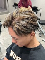 テクト バイアッシュ 吉祥寺店(Tect by Ash)&nbsp;センターパート刈り上げショートコントラストハイライトベージュ