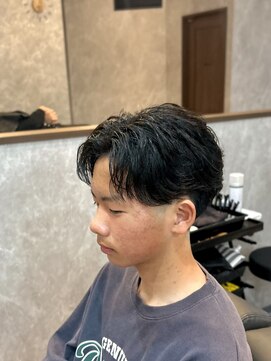 ザ クラン バイ ヘッドライト 仙台長町店(THE CLAN by HEADLIGHT) 【クセ毛活かし×2ブロック×メンズショート×刈り上げ】