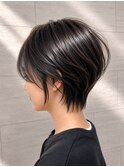 小顔くびれレイヤーショート