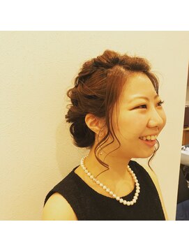 ディーカラー D-COLOR ねじり編み込みヘアアレンジ