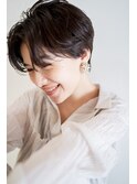 《e's中目黒/代官山美容室》センター分けショート×毛先パーマ