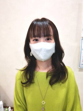 マーキア(Maackia) セミロングゆる巻き