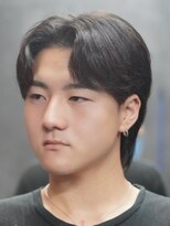 ノーエン(noen)&nbsp;センターパートスパイラルパーマツーブロック刈り上げメンズヘア