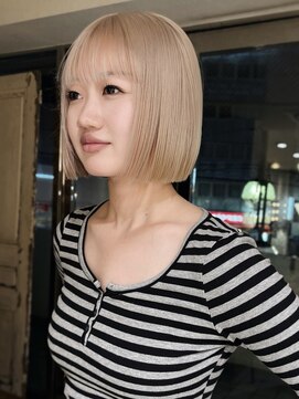 【macana指名】切りっぱなしボブハイトーンミルクティーベージュ