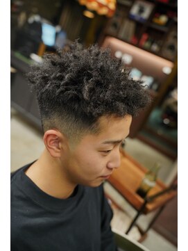 フォーコーナーズカットショップスリーセント 栄(FourCornersCutShop 3/cent) スパイキーアフロ