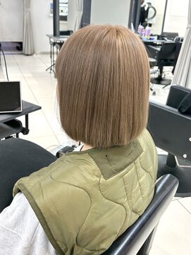 ヴェイン 渋谷(vain) オリーブベージュブリーチカラー初カラーナチュラルボブ