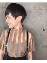 マルケ ドゥ マッシュ(MaruQuee de mashu) スタイリッシュな首元スッキリ大人モードショートスタイル