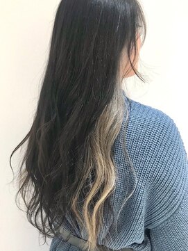 ワンズ(One’s) インナーカラー×ホワイトベージュ