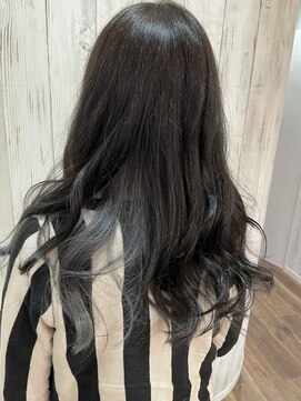 ヘア デザイン 虹いろのはさみ インナーカラーでグレージュ