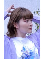 ラウレア(LAULEA)&nbsp;透明感ベージュ×外ハネくびれミディ/10代20代30代