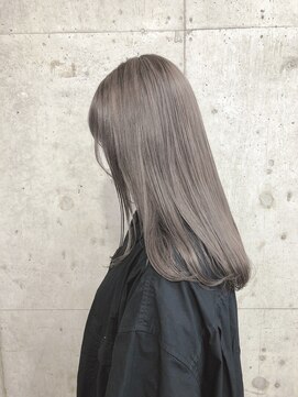 サクラ オモテサンドウ(SAKURA) 大人かわいい透明感カーキグレージュ