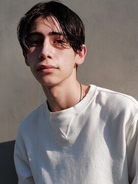 アレンヘアー 富士宮店(ALLEN hair) 刈り上げツーブロック×センターパート