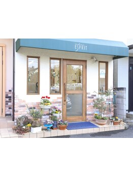 [毎月通えるお手頃価格]ずっとキレイでいたい大人女性におすすめ♪スタイリスト1名のマンツーマンサロン。