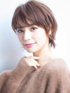 クラッチ ユニ(CLUTCH uni) 大人可愛い小顔美髪ツヤ感前下がりショートボブ丸みショートA1