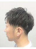 卵形伸ばしかけ直毛:ツーブロックをあしらったパーマの残留思念
