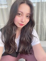 インビテーション(invitation) アッシュベージュ 顔周りカット