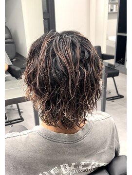 ノイセル 心斎橋(Noisyle) スパイラル×サーフカール×センターパート大阪心斎橋